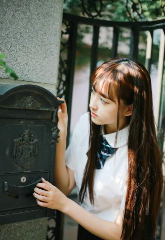 惊！15岁少女竟偷偷在线观看免费播放电视剧？背后真相令人咋舌！
